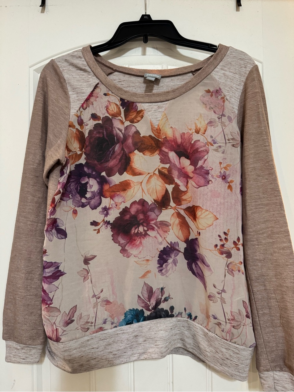 Floral Raglan Long-Sleeve Top in Taupe and Purple